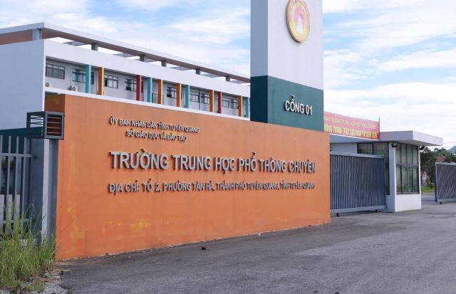 Từng đứng thứ 2 toàn quốc, phổ điểm thi lại tiếng Anh Chuyên Tuyên Quang vừa công bố gây tranh cãi