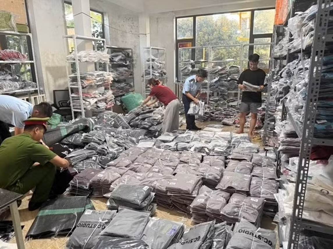Ra quyết định khởi tố chủ shop Nguyễn Thị Hương SN 1985  - Ảnh 2.