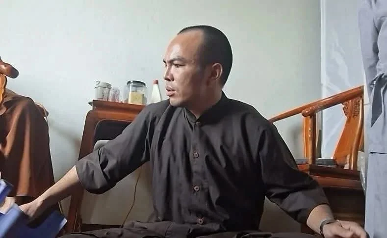 Khởi tố, bắt tạm giam người đánh 5 chú tiểu tại Chùa Bầu