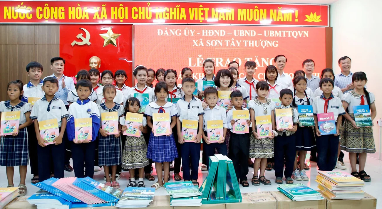 Xã hiếm hoi ở Quảng Ngãi đã cấp miễn phí sách giáo khoa cho 100% học sinh
