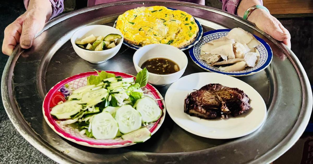 Mâm cơm 35.000 đồng ‘gây sốt’ ở Quảng Ngãi