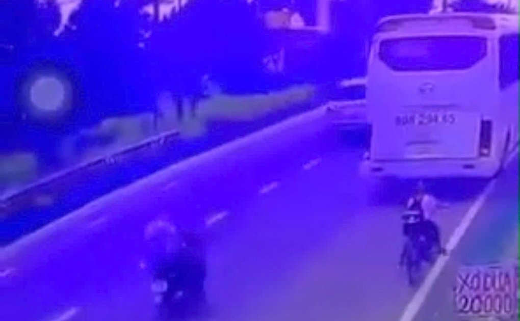 Thương tâm: Bé trai lớp 6 tử vong do xe đưa đón học sinh lùi thiếu quan sát