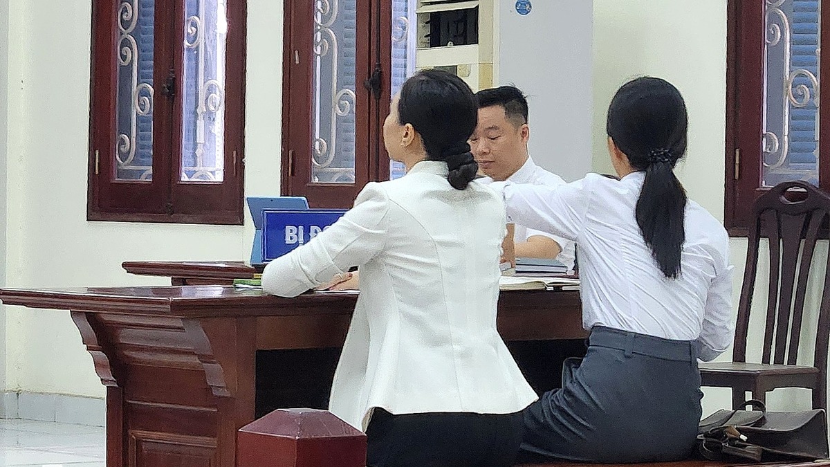 Người đàn ông 63 tuổi kiện ‘chia tay đòi quà’ được nhận lại tiền đã cho bạn gái