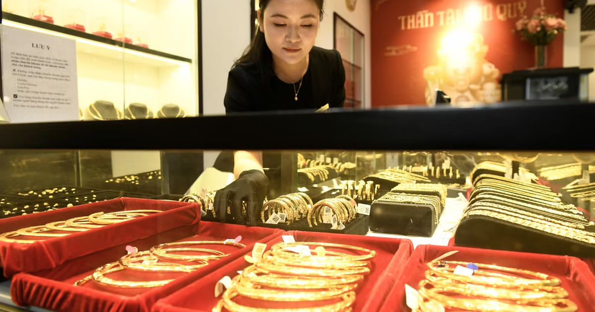 Vàng giảm mạnh, nhà đầu tư cần tính kỹ trước khi “bắt đáy”