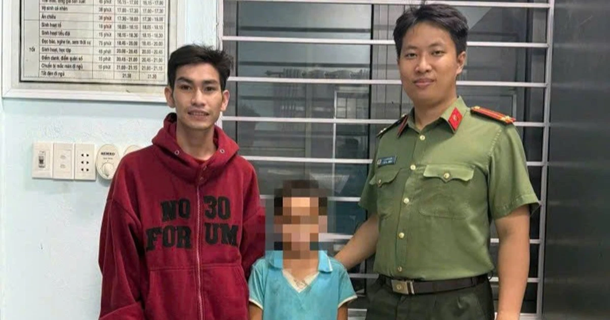 Đi bộ hơn 100km tìm mẹ, cậu bé 13 tuổi ở Quảng Ngãi được Công an cứu giúp kịp thời
