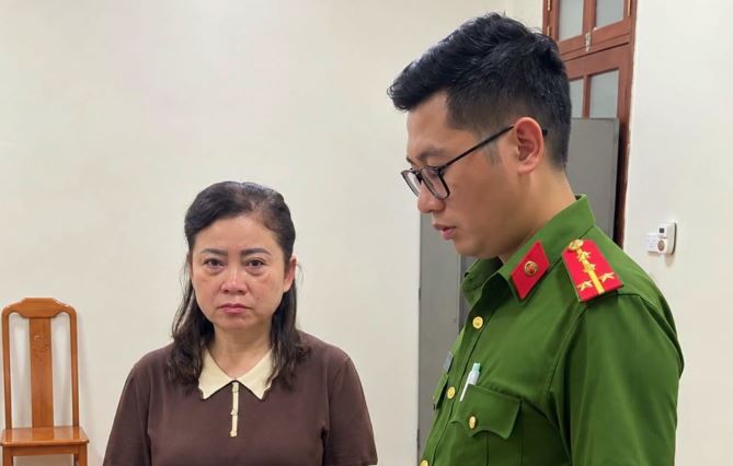 Trưởng phòng thuế bị bắt vì nhận hối lộ 550 triệu đồng