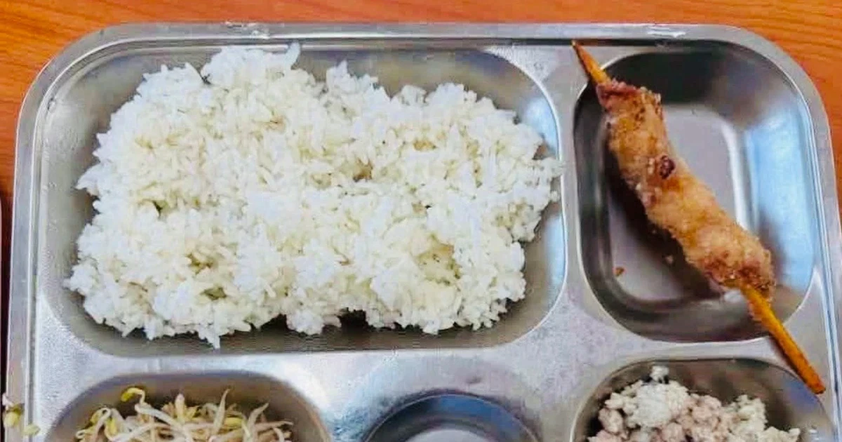 Hà Nội: Bữa ăn bán trú của học sinh lèo tèo, lãnh đạo xã nói gì?