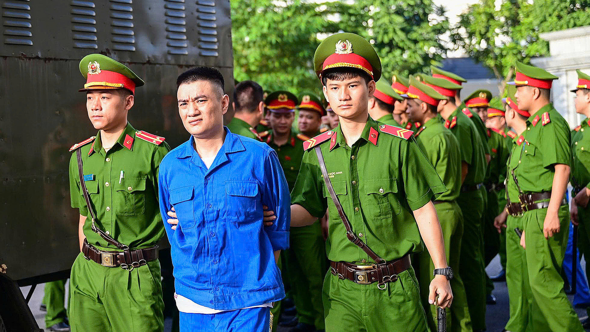 Loạt bác sĩ ra tòa trong vụ ‘biến’ Viện Pháp y tâm thần thành nơi dung dưỡng tội phạm