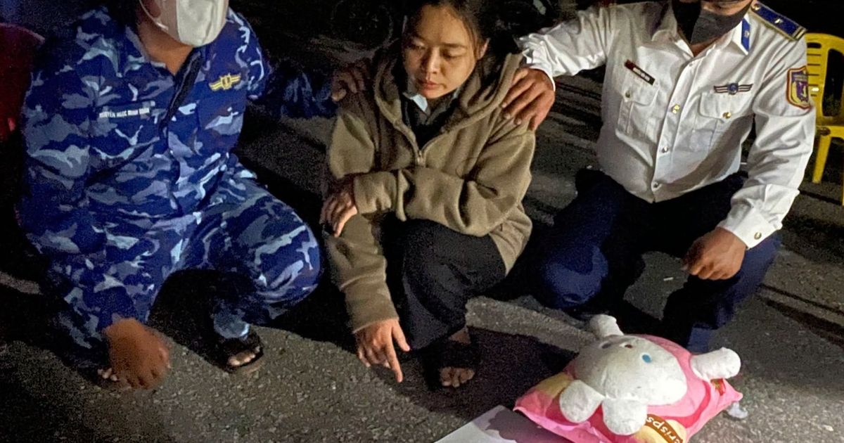 Bắt quả tang Ngô Thị Mai SN 1999  “làm chuyện động trời” tại bãi biển