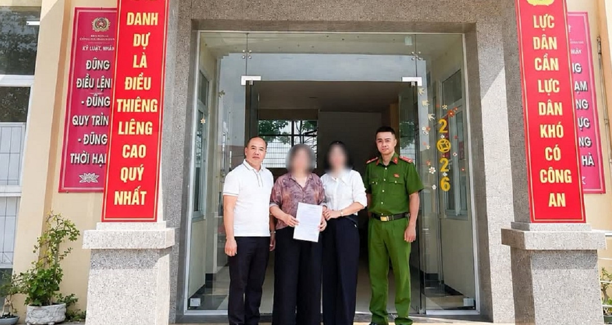 Bỗng dưng nhận được 1,2 tỷ đồng, ba phụ nữ liền báo công an