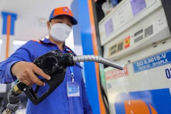 Giá xăng dầu hôm nay 18/10: Dầu thế giới tăng mạnh